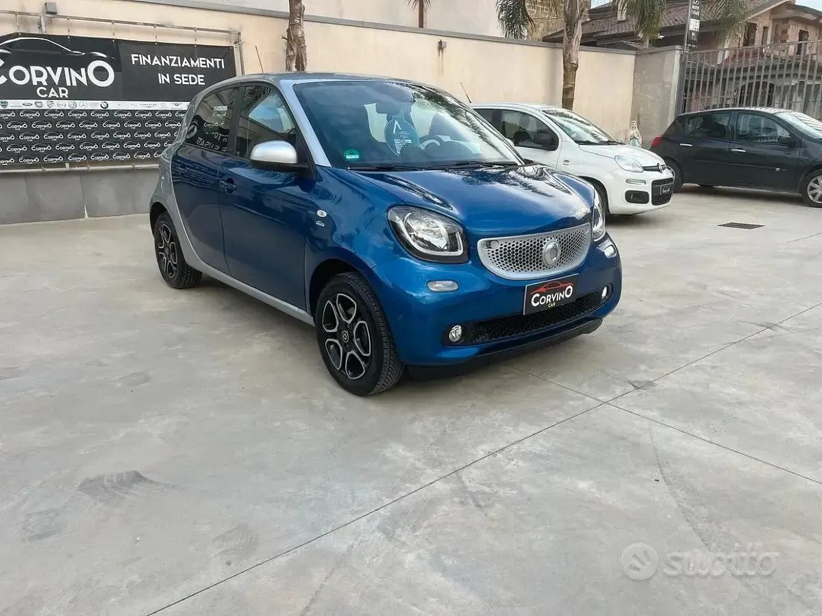 Usata Smart ForFour Passion 71 CV (52 kW) 2017 Blu Utilitaria