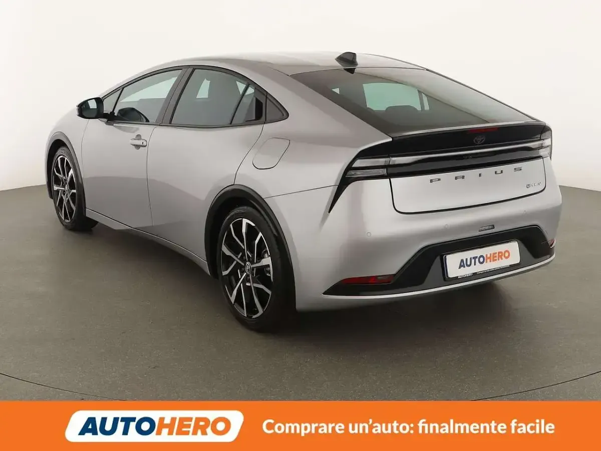 Nuova Toyota Prius Lounge 151 CV (111 kW) 2025 Argento Utilitaria
