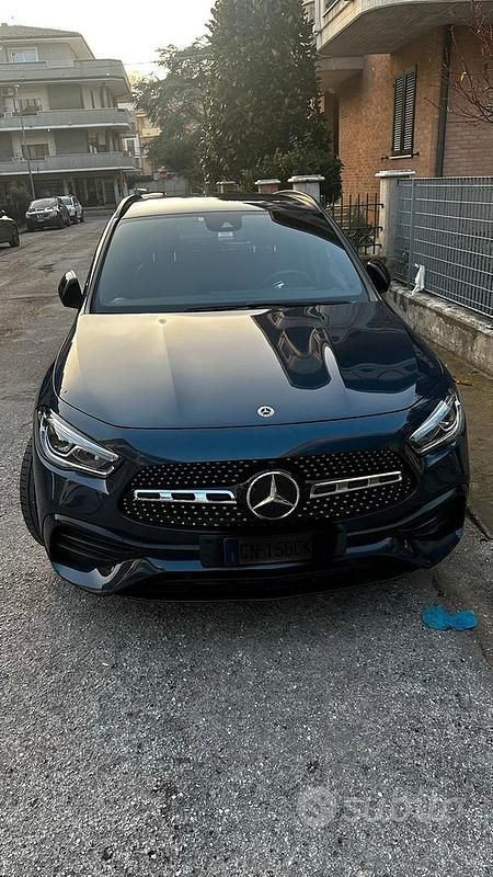 Usata Mercedes GLA200 Premium 150 CV (110 kW) 2023 Blu SUV