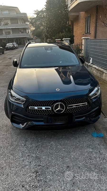 Usata Mercedes GLA200 Premium 150 CV (110 kW) 2023 Blu SUV