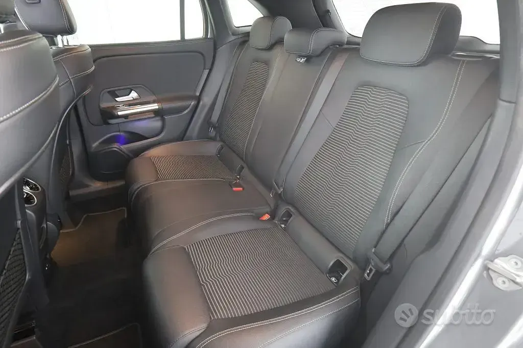 Usata Mercedes GLA200 150 CV (110 kW) 2020 Grigio SUV