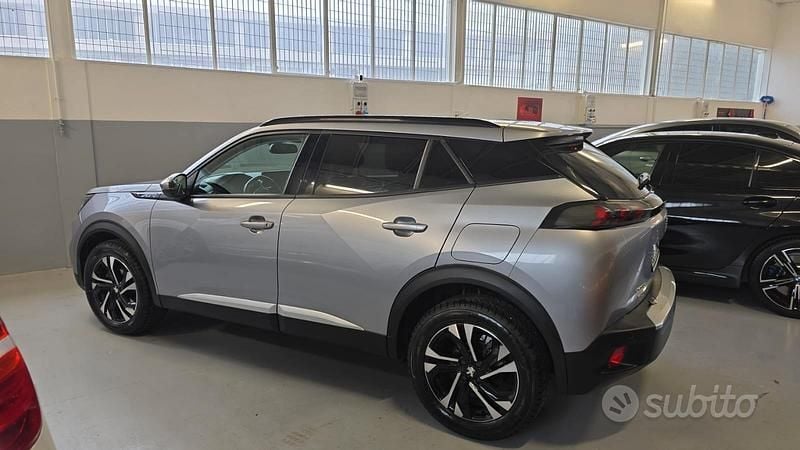 Usata Peugeot 2008 Allure 102 CV (75 kW) 2020 Grigio SUV