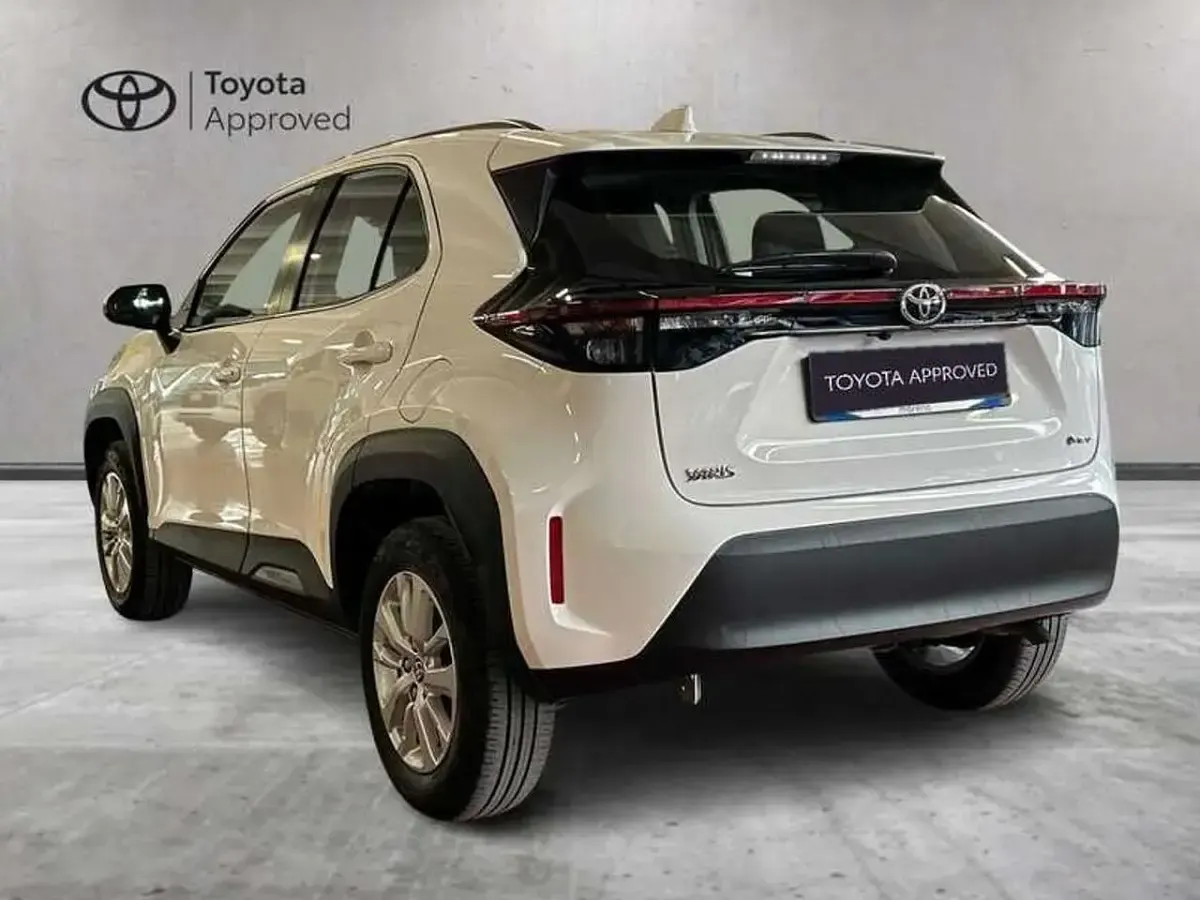 Usata Toyota Yaris Hybrid Active 116 CV (85 kW) 2025 Bianco Pick-up