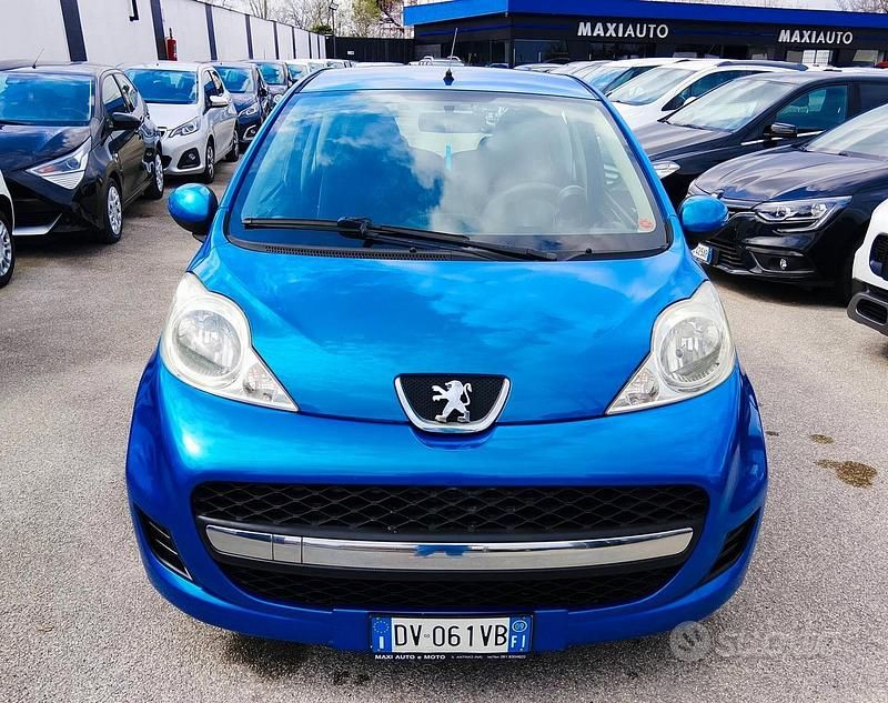 Usata Peugeot 107 68 CV (50 kW) 2009 Blu Utilitaria