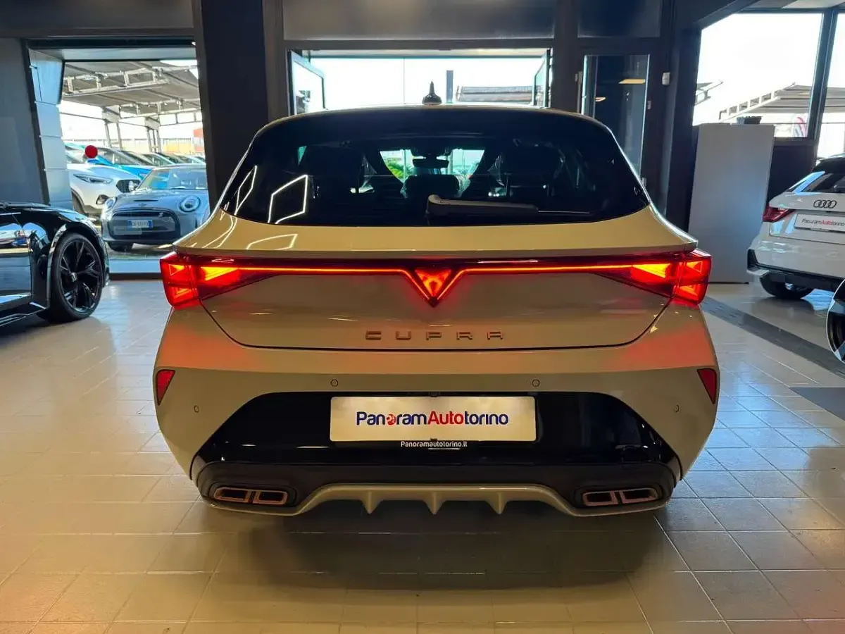 Nuova Cupra Leon 204 CV (150 kW) 2026 Beige Berlina