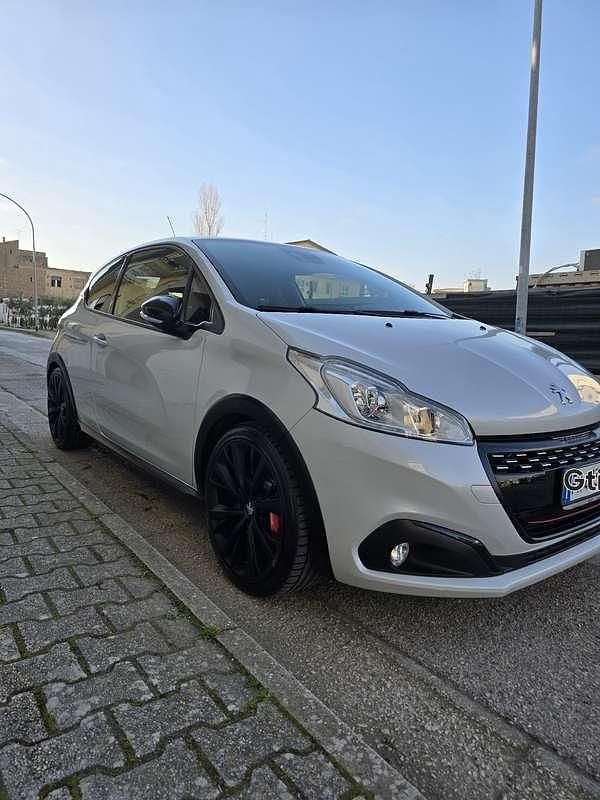 Usata Peugeot 208 GTi 208 CV (152 kW) 2017 Utilitaria