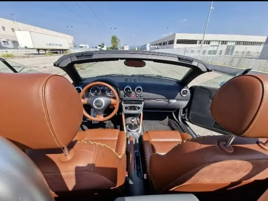 Usata Audi TT Roadster 150 CV (110 kW) 2001 Grigio Cabrio