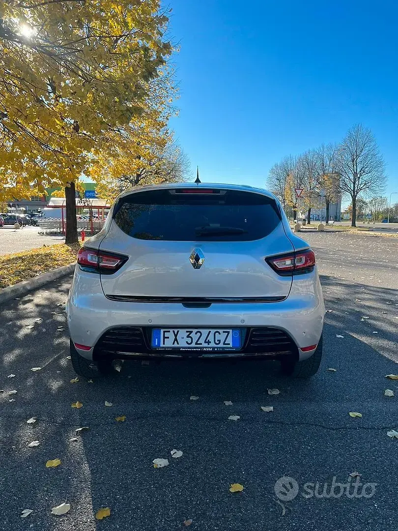 Usata Renault Clio Intens 90 CV (66 kW) 2019 Grigio Utilitaria