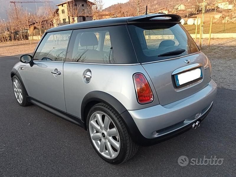 Usata Mini Cooper S 163 CV (119 kW) 2003 Grigio Utilitaria