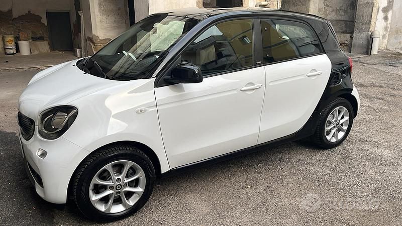Usata Smart ForFour 2016 Bianco Utilitaria