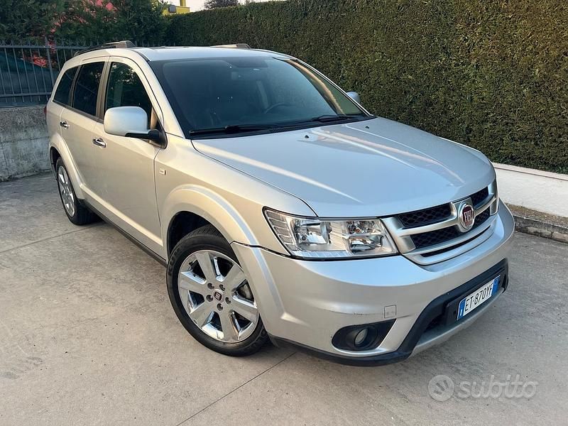 Usata Fiat Freemont Lounge 170 CV (125 kW) 2014 Grigio SUV