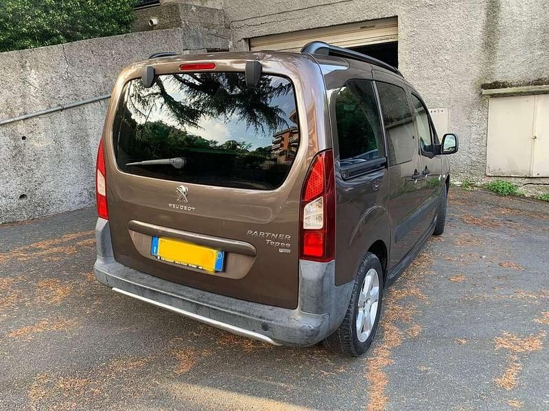 Usata Peugeot TePee Outdoor 92 CV (67 kW) 2014 Station wagon