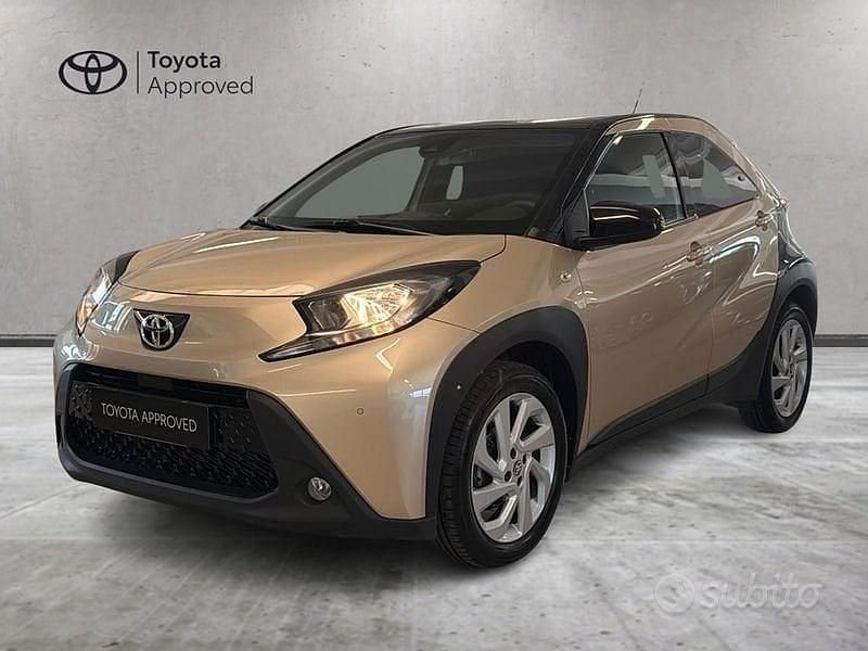 Usata Toyota Aygo X Trend 72 CV (52 kW) 2022 Grigio SUV