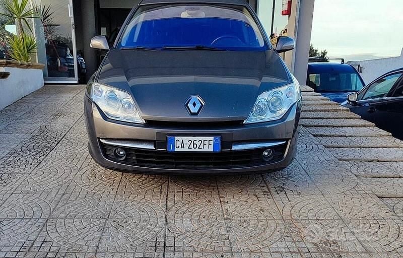 Usata Renault Laguna III 150 CV (110 kW) 2010 Grigio Station wagon