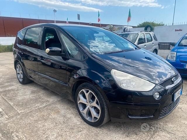 Usata Ford S-MAX Titanium 140 CV (102 kW) 2006 Nero Monovolume
