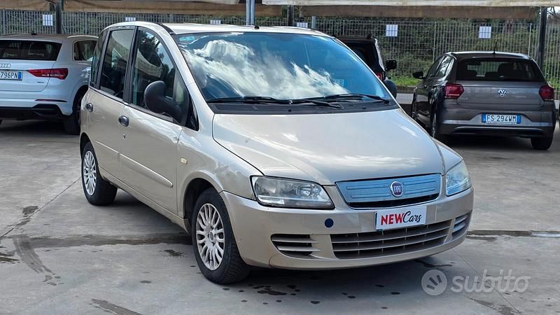 Usata Fiat Multipla Emotion 120 CV (88 kW) 2009 Beige Monovolume
