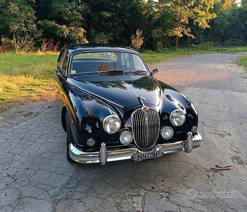 Blu Usata 1960 Jaguar MK II Tre volumi | 16.000 € - Immagine 1/4
