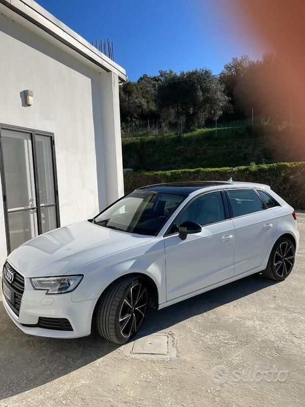 Usata 2017 Audi A3 Due volumi | 15.500 € (Buon prezzo) - Immagine 1/4