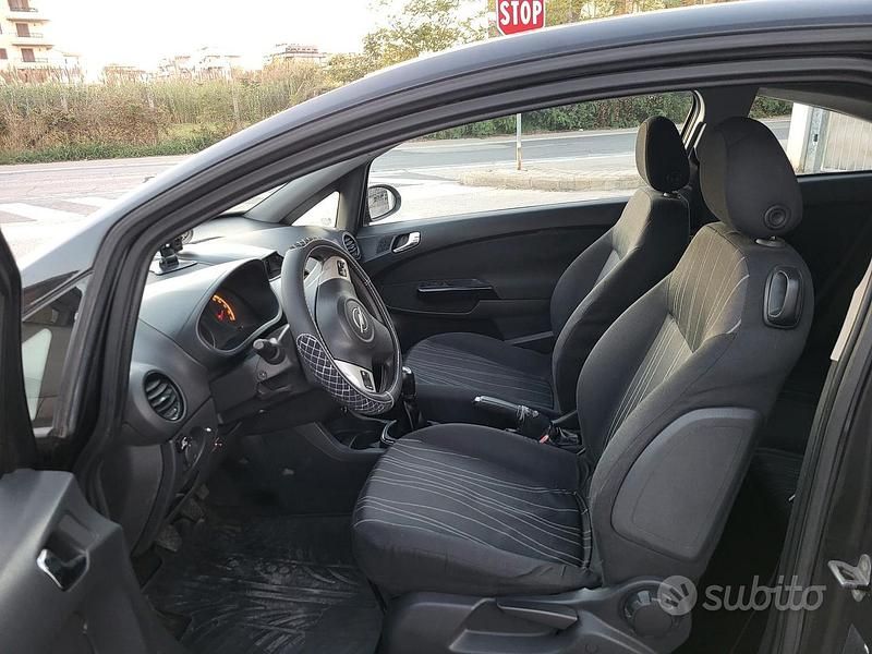 Usata Opel Corsa Sport 80 CV (58 kW) 2008 Nero Utilitaria