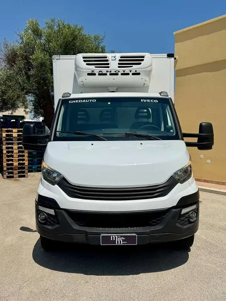 Usata Iveco Daily 160 CV (117 kW) 2017 Bianco Furgone