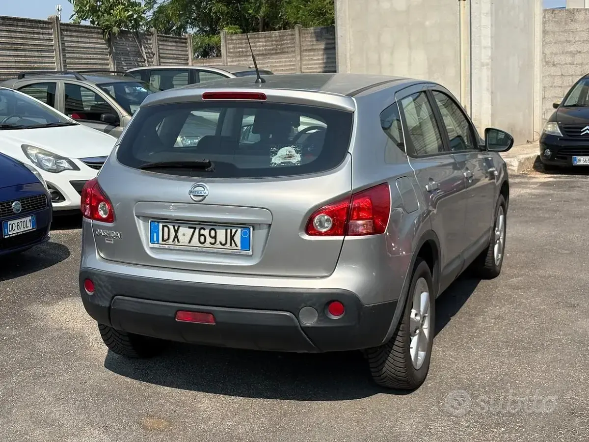 Usata Nissan Qashqai Tekna 117 CV (86 kW) 2010 Grigio SUV