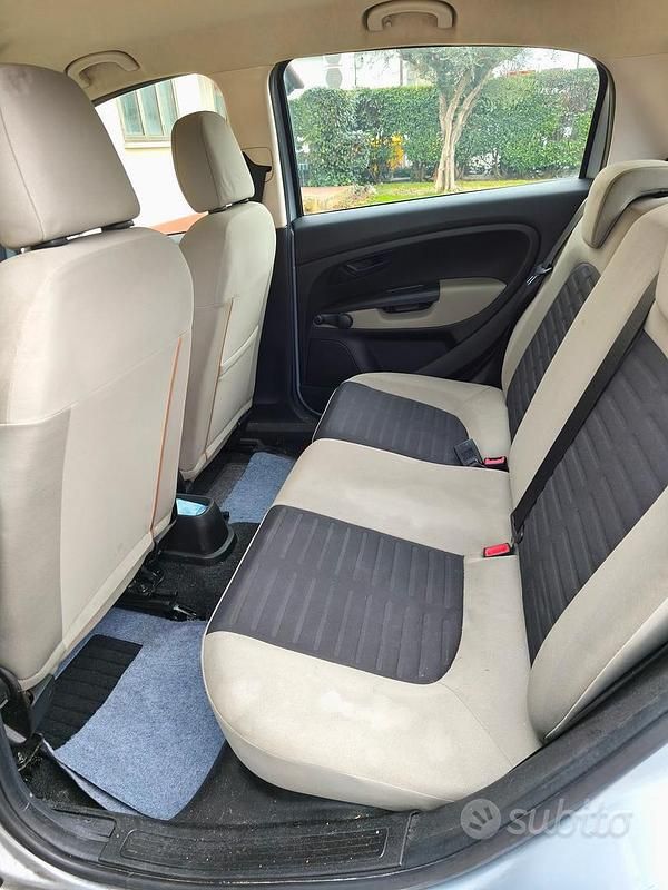 Usata Fiat Grande Punto 95 CV (69 kW) 2007 Grigio Utilitaria