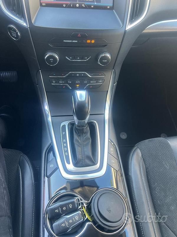 Usata Ford S-MAX S 150 CV (110 kW) 2015 Nero Monovolume