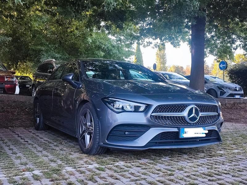 Usata Mercedes CLA220 AMG line 190 CV (139 kW) 2019 Grigio Berlina