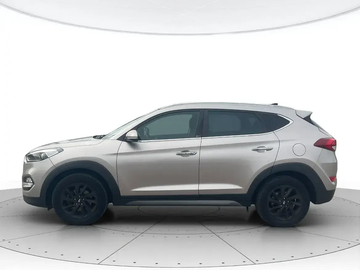 Usata Hyundai Tucson Xpossible 116 CV (85 kW) 2016 Oro SUV