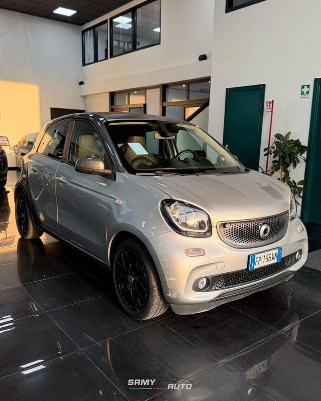 Begagnad Smart ForFour Passion 90 HK (66 kW) 2018 Silver Halvkombi
