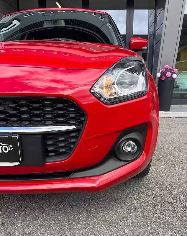 Gebraucht Suzuki Swift 83 PS (61 kW) 2023 Rot Kleinwagen