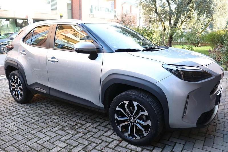 Usata Toyota Yaris Cross Trend 116 CV (85 kW) 2022 Nero SUV