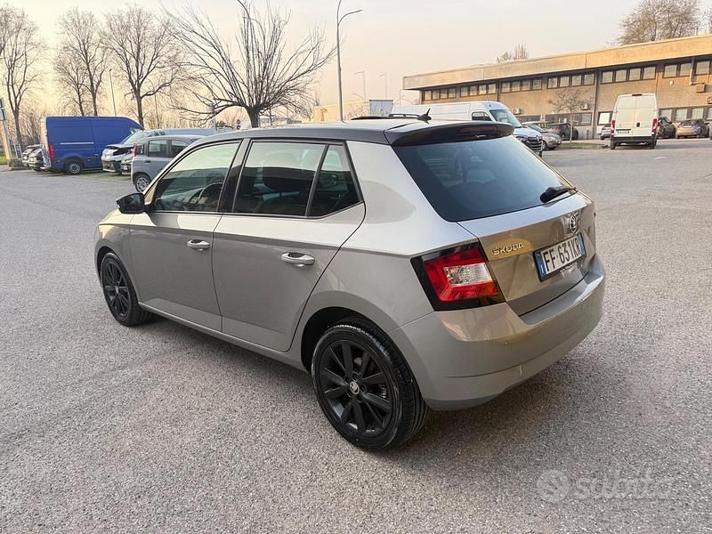 Usata Skoda Fabia Executive 89 CV (65 kW) 2016 Grigio Berlina