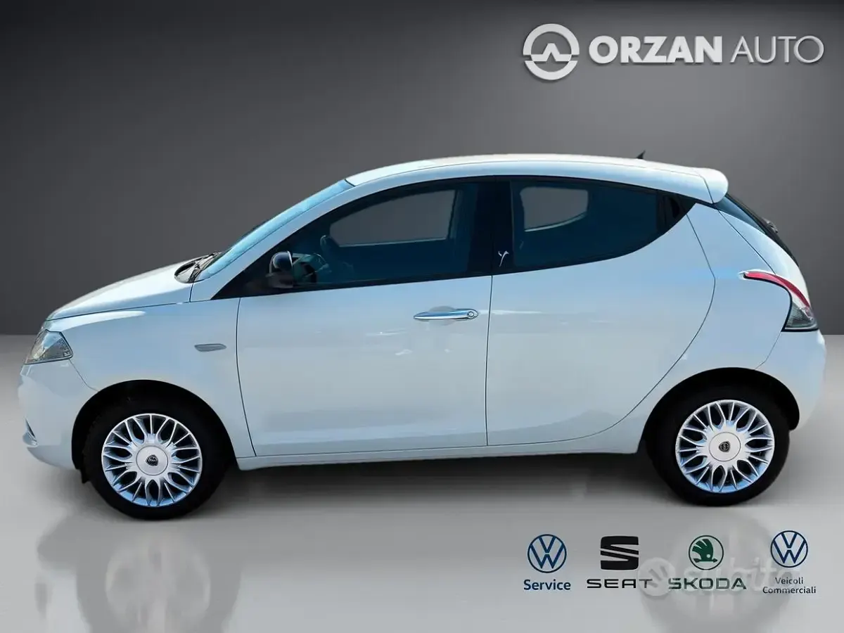 Usata Lancia Ypsilon Gold 69 CV (50 kW) 2017 Bianco Utilitaria
