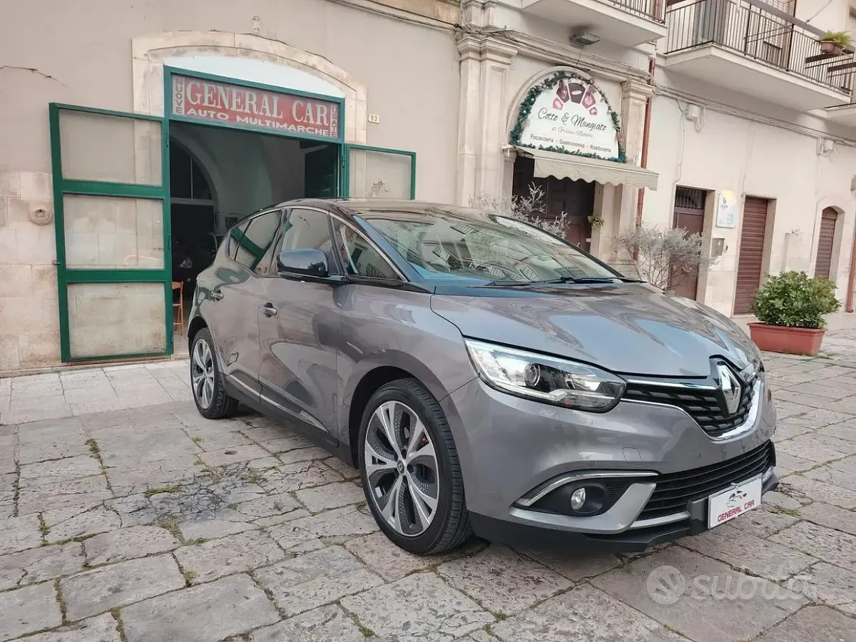 Usata Renault Scénic Intens 110 CV (80 kW) 2017 Grigio Monovolume