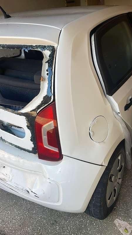 Usata 2015 VW up! Move Due volumi | 5000 € (Ottimo prezzo) - Immagine 1/4