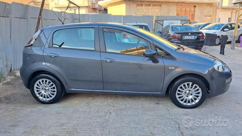 Usata Fiat Punto 85 CV (62 kW) 2014 Grigio Utilitaria
