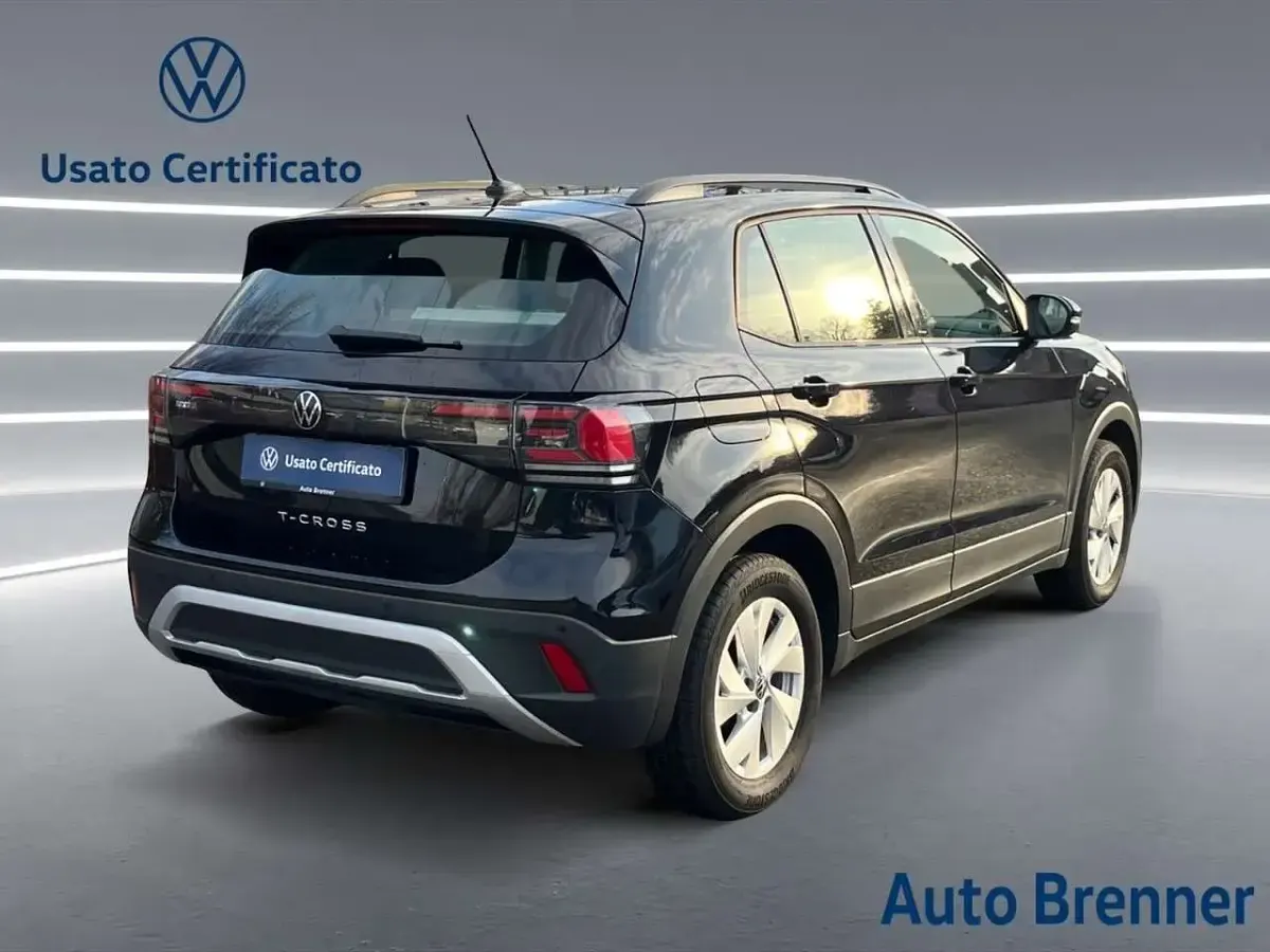 Usata VW T-Cross Life 95 CV (69 kW) 2024 Deep black perlato SUV