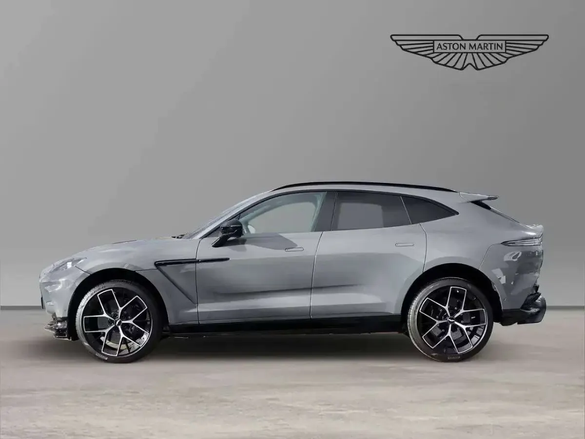 Usata Aston Martin DBX 707 707 CV (519 kW) 2025 Cina grigio SUV