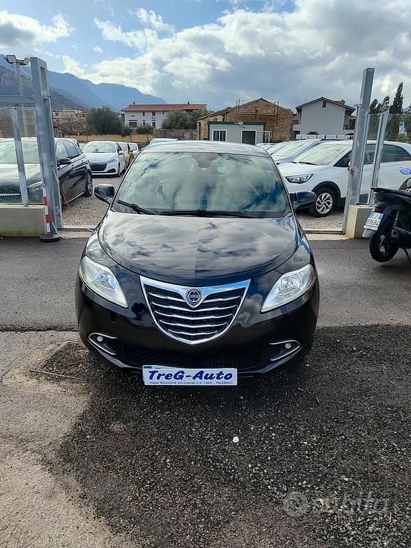 Usata Lancia Ypsilon Gold 69 CV (50 kW) 2013 Nero Utilitaria