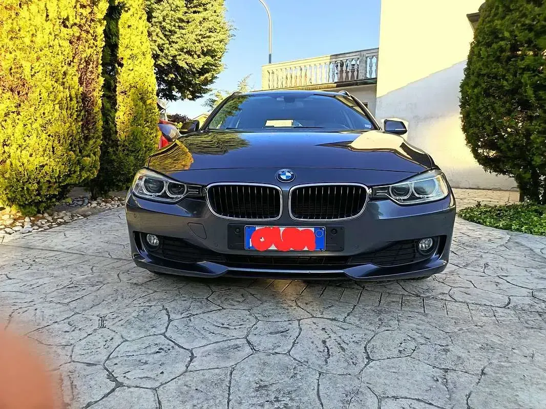Usata BMW 318 140 CV (102 kW) 2013 Grigio Station wagon