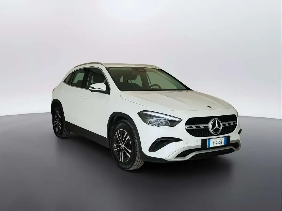 Usata Mercedes GLA180 Advanced 116 CV (85 kW) 2025 Bianco polare SUV