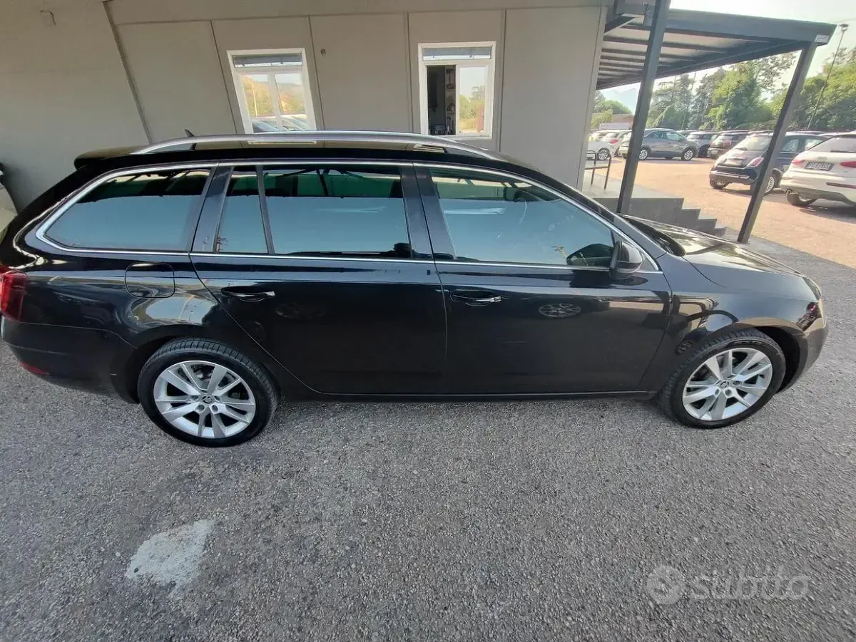 Usata Skoda Octavia G-TEC Style 131 CV (96 kW) 2020 Nero Station wagon