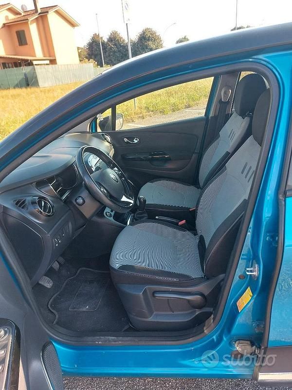 Usata Renault Captur 90 CV (66 kW) 2015 Blu SUV