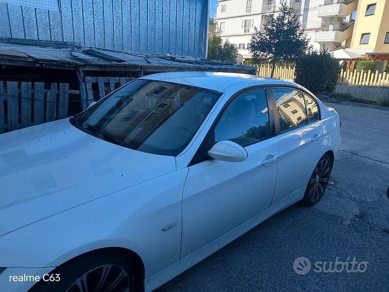Usata BMW 320 177 CV (130 kW) 2010 Bianco Berlina