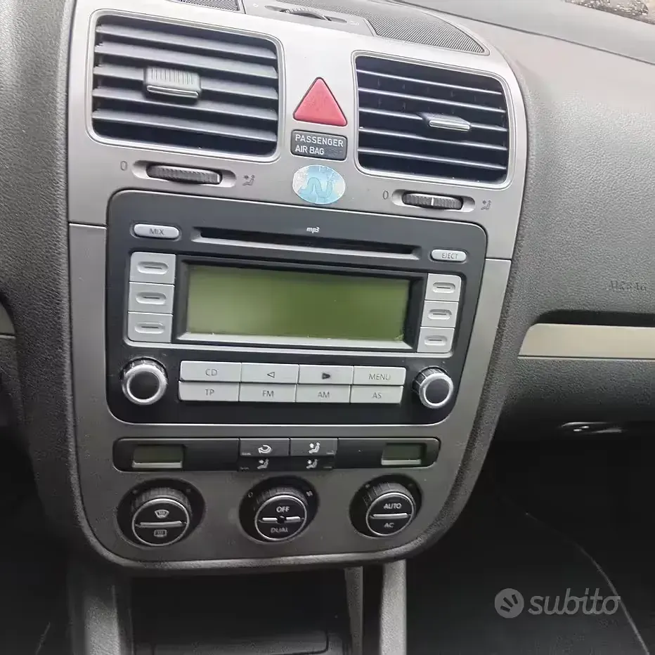 Usata VW Golf V 105 CV (77 kW) 2007 Nero Utilitaria