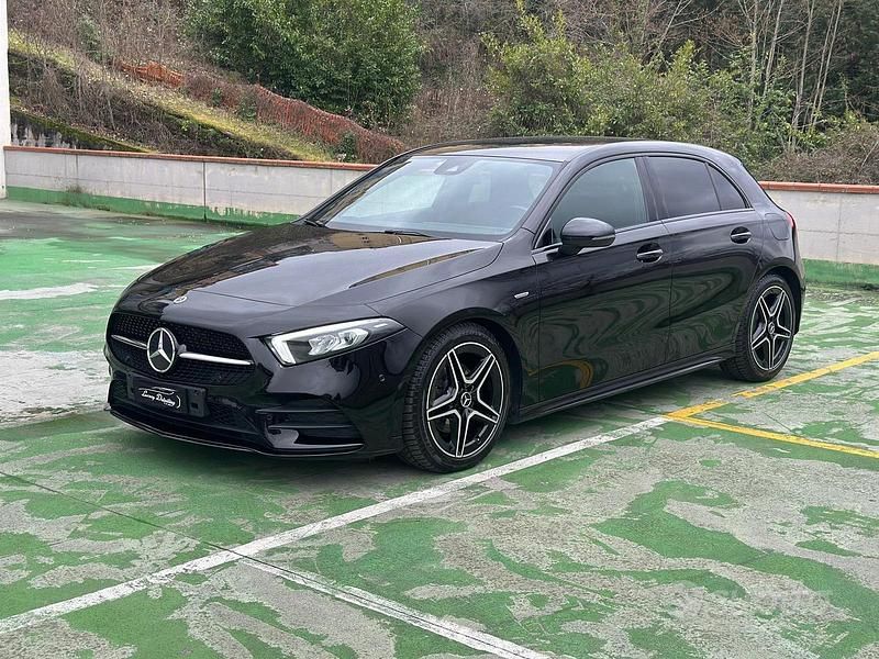 Usata Mercedes A180 Premium 116 CV (85 kW) 2021 Nero Berlina