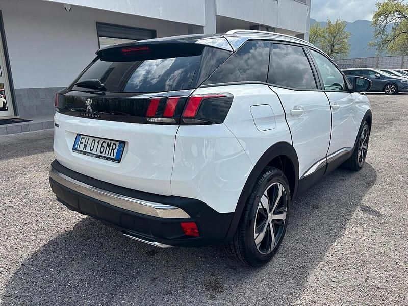 Usata Peugeot 3008 Allure 130 CV (95 kW) 2019 Bianco SUV