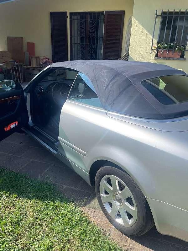 Usata Audi A4 Cabriolet 170 CV (125 kW) 2004 Argento Cabrio