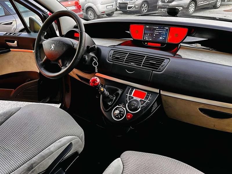 Usata Peugeot 807 136 CV (100 kW) 2009 Nero Monovolume